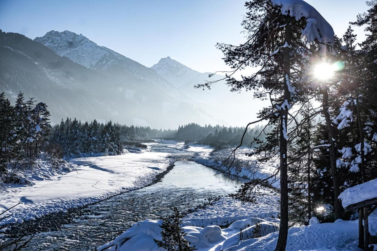 Pension & Ferienwohnungen Haus Edelweiss Holzgau Kültér fotó